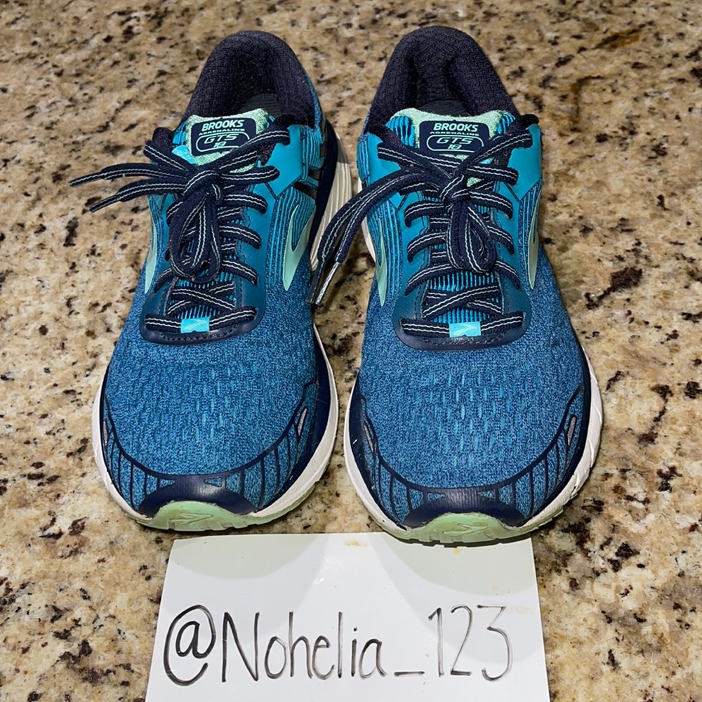 Brooks GTS 10